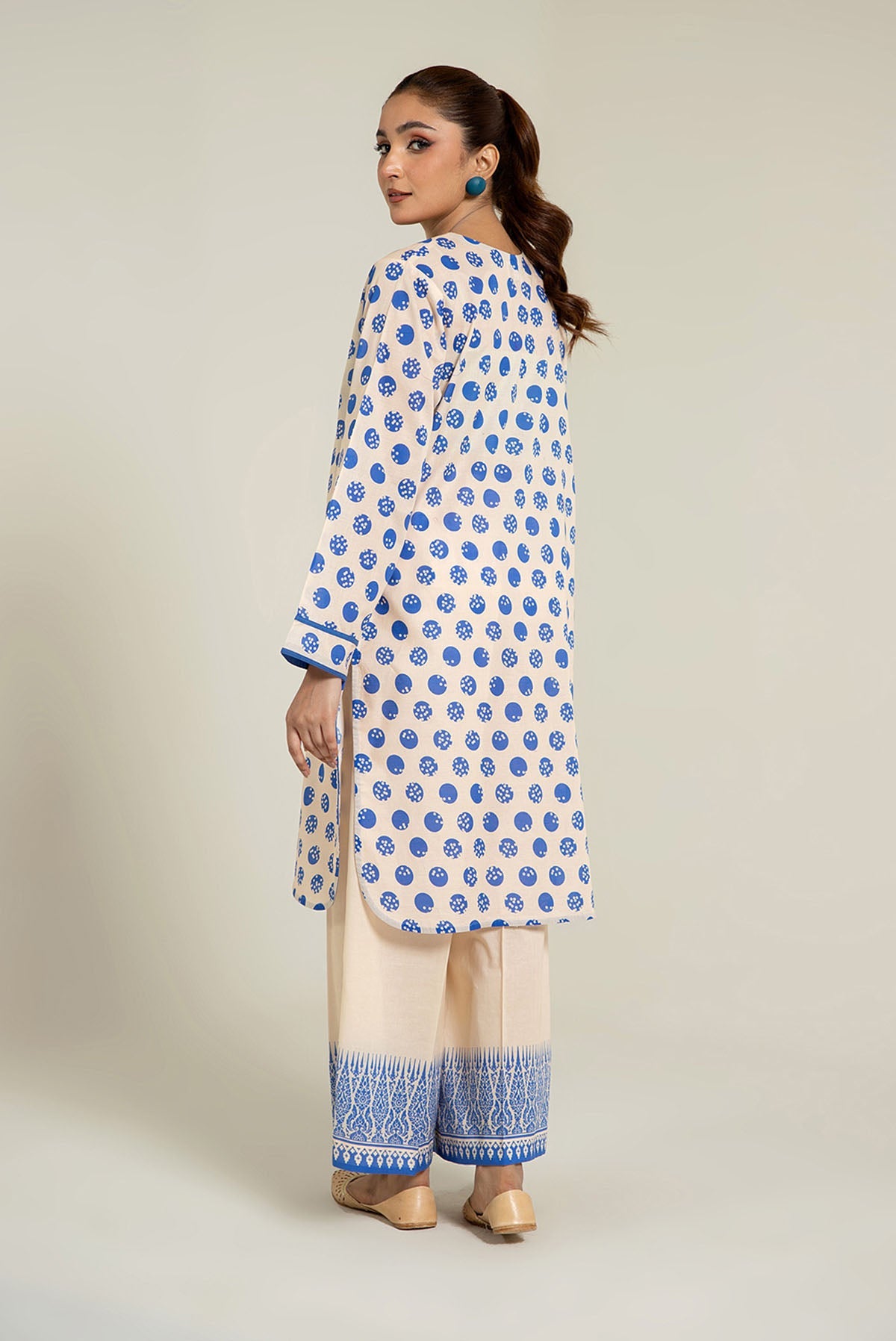 PRET  PRINTED LAWN 2 PCS