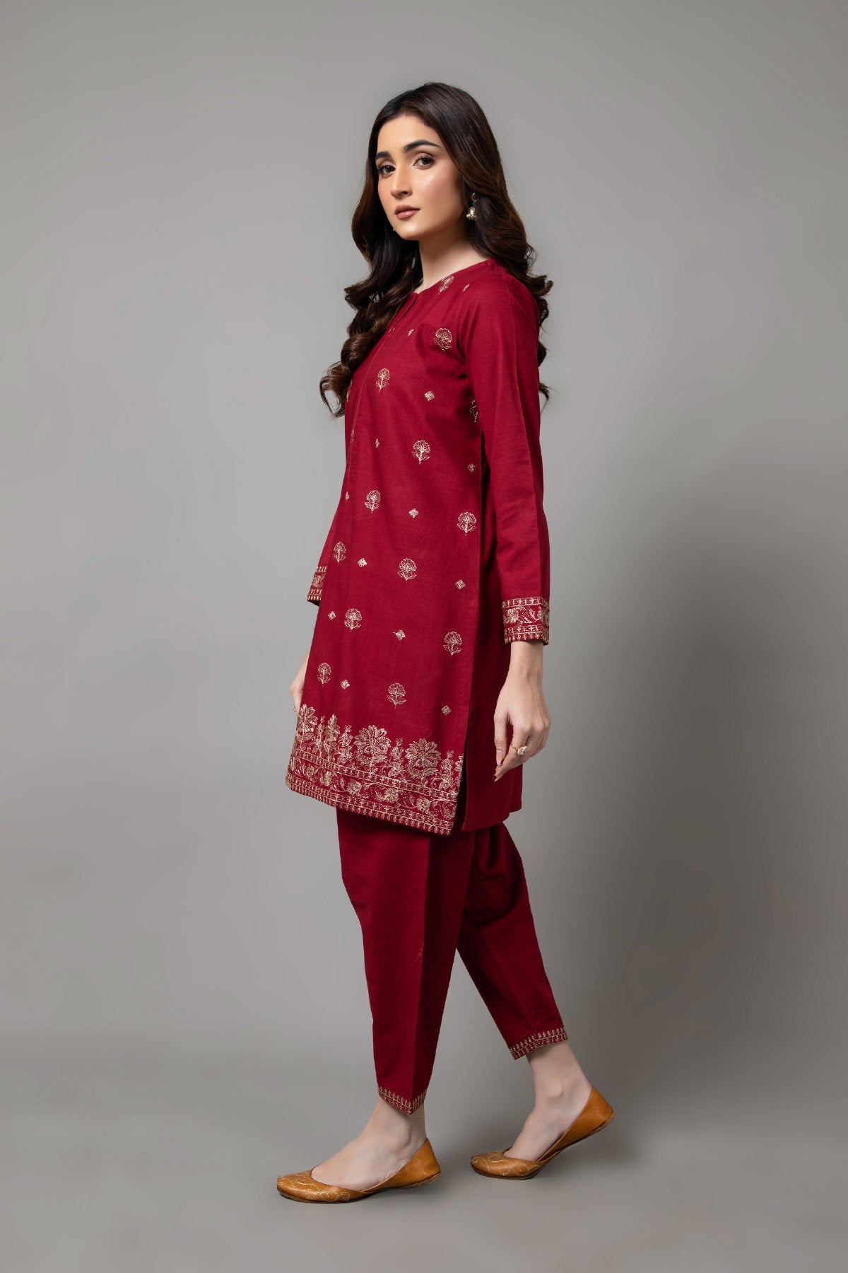 PRET EMBROIDERED SLUB KHADDAR 2 PCS