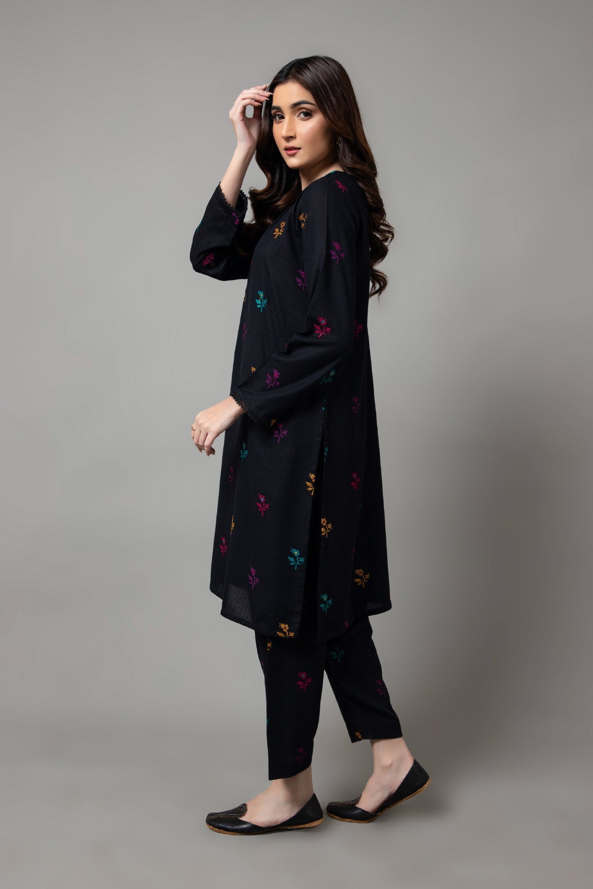 PRET EMBROIDERED KARANDI LAWN 2 PCS