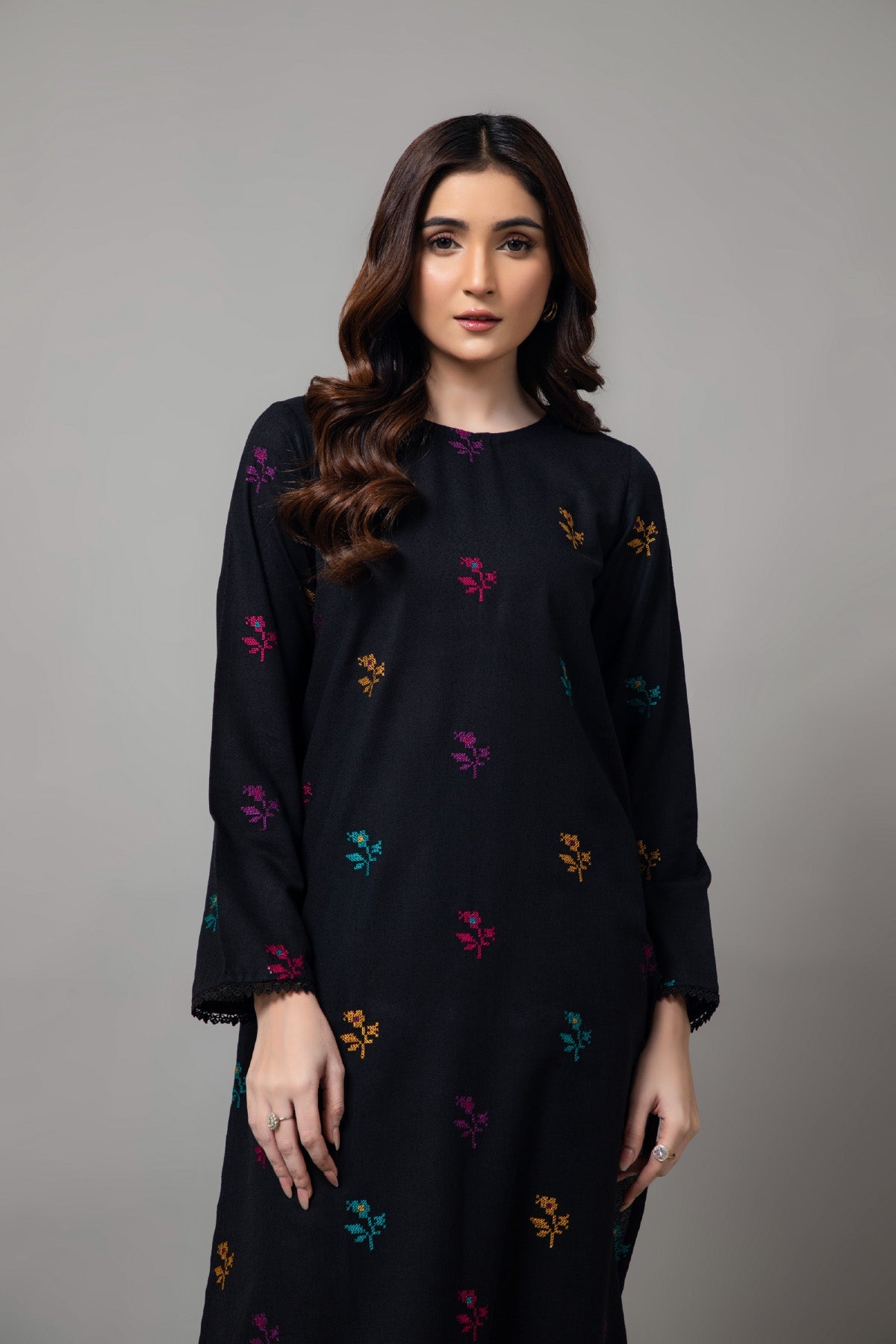 PRET EMBROIDERED KARANDI LAWN 2 PCS