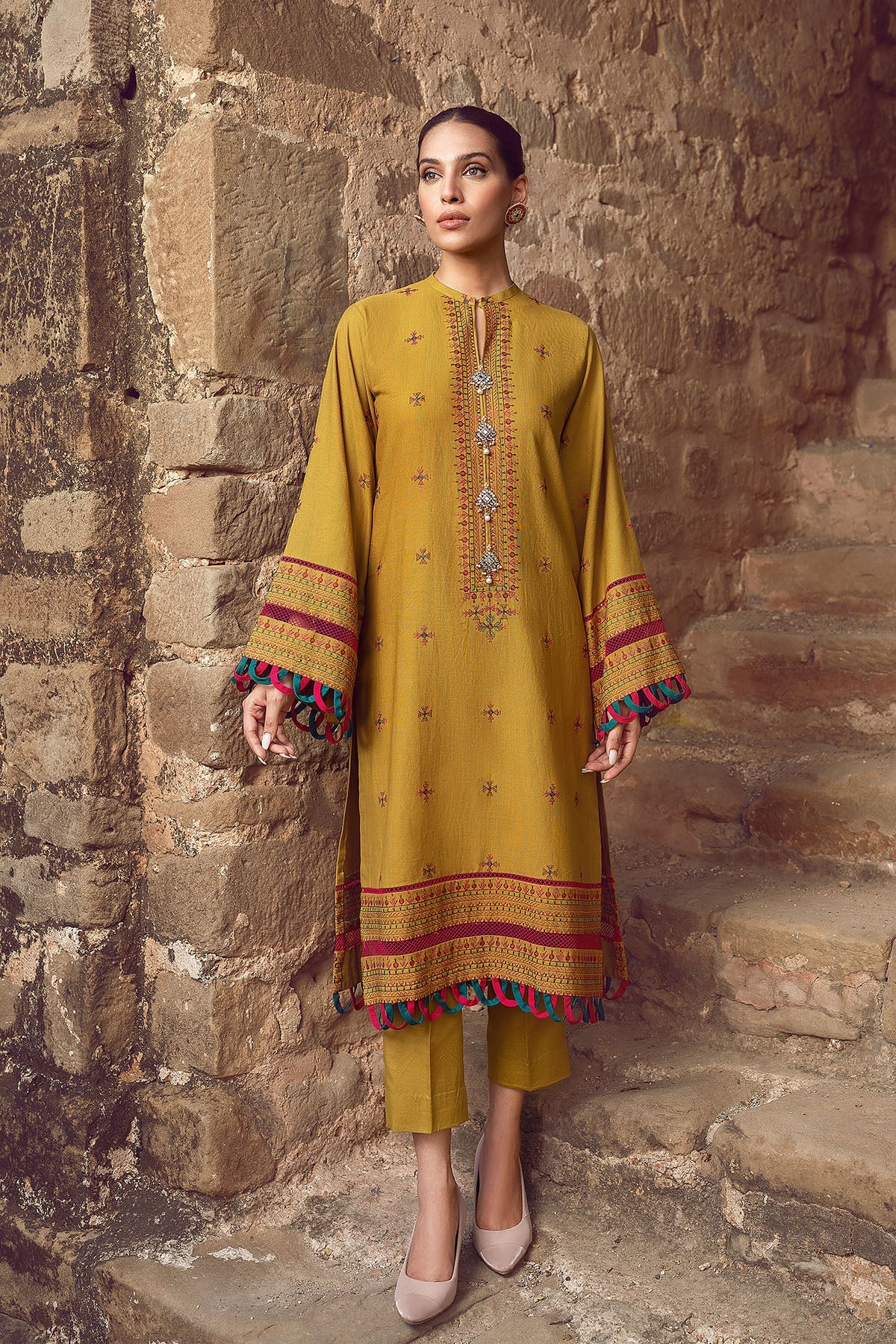 EMBROIDERED  KHADDAR 2PCS