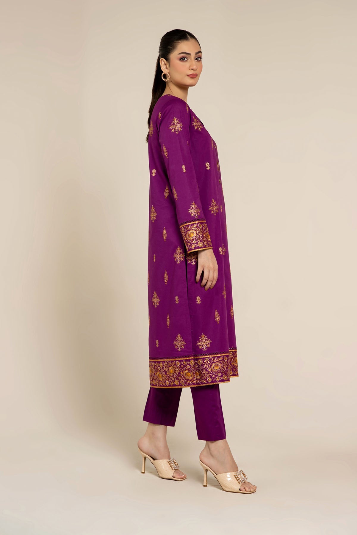 EMBROIDERED LAWN 2 PCS (UNSTITCHED)