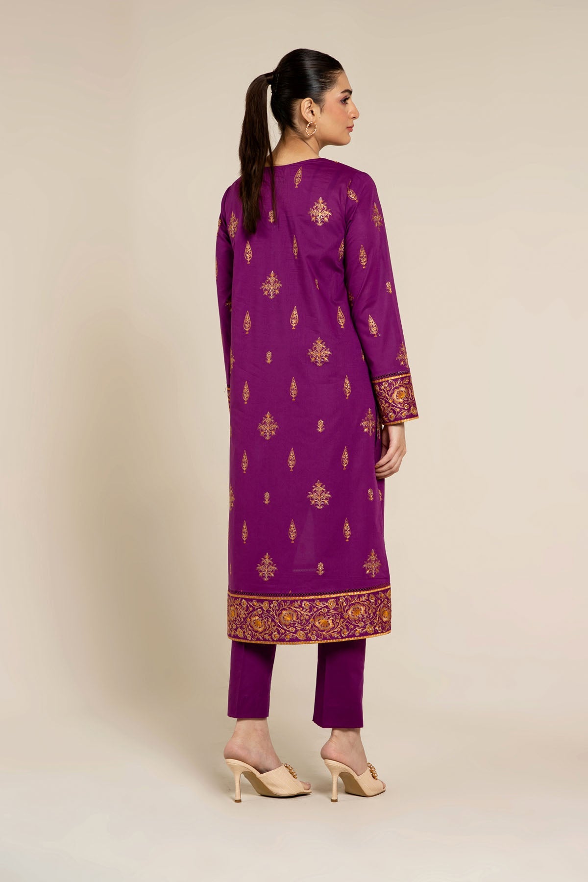 EMBROIDERED LAWN 2 PCS (UNSTITCHED)