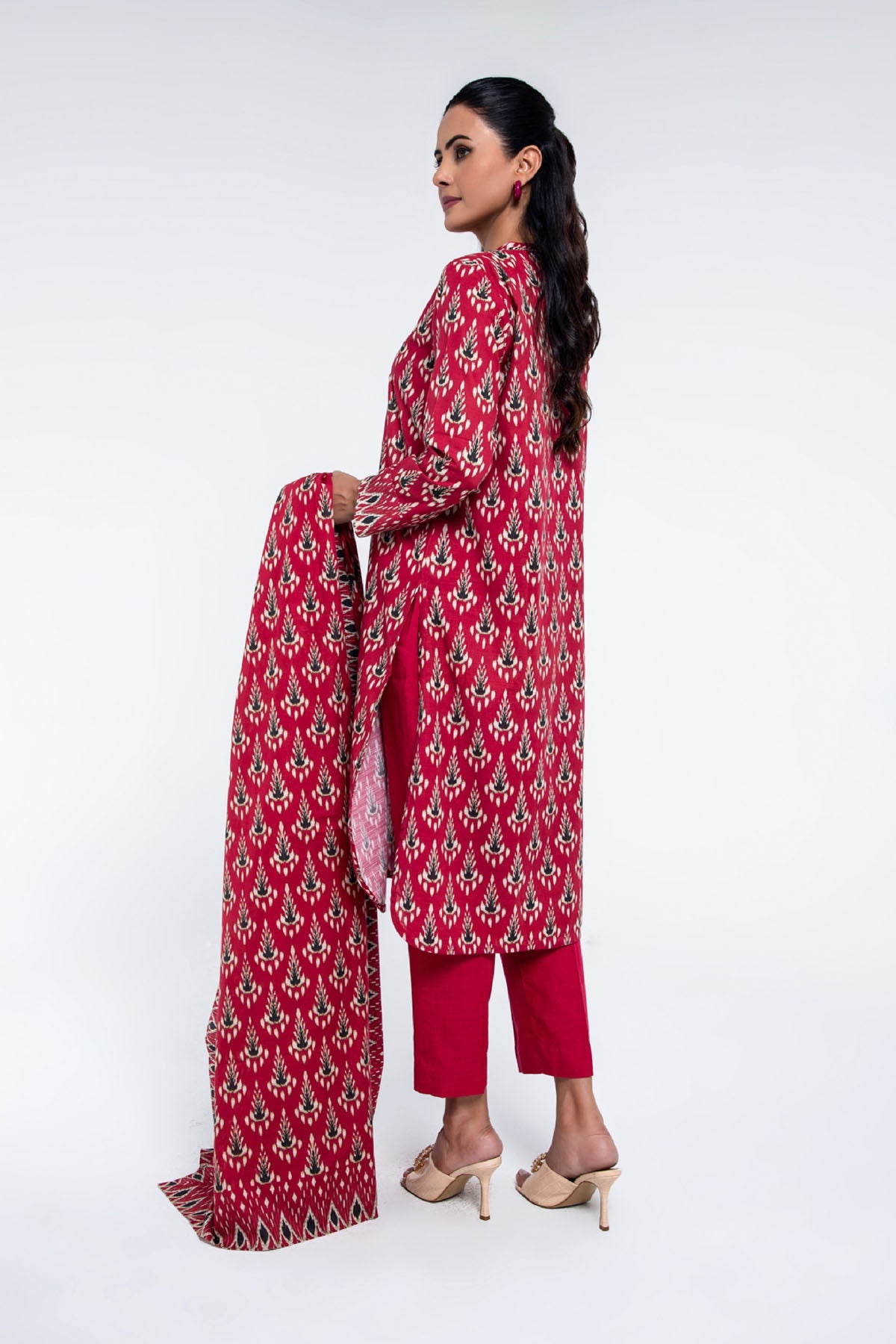 PRET PRINTED SLUB KHADDAR  3 PCS