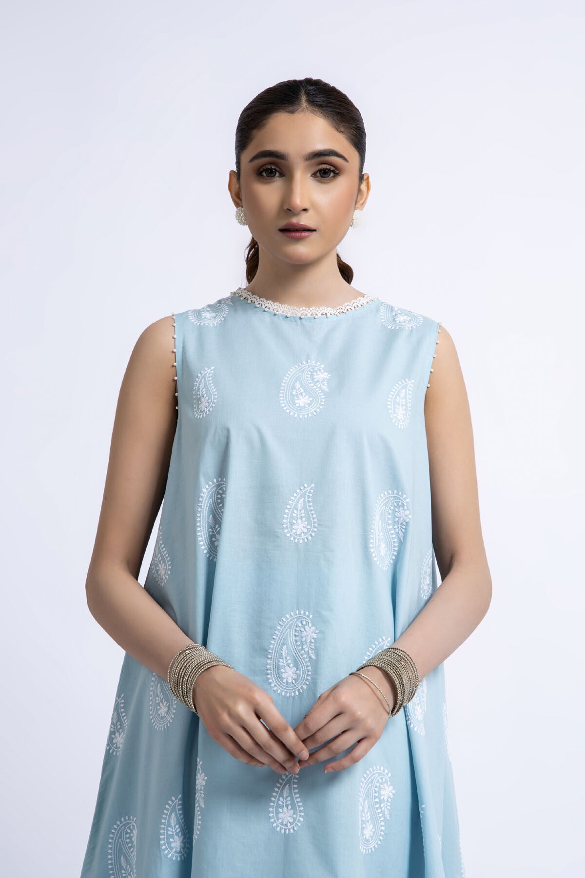 EMBROIDERED LAWN 2 PCS (UNSTITCHED)